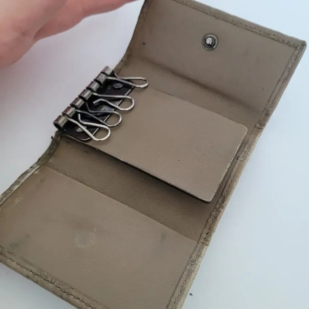 Gucci GG Key Holder Wallet Case Geniue Leather Small Gray Trifold Guccissima‎